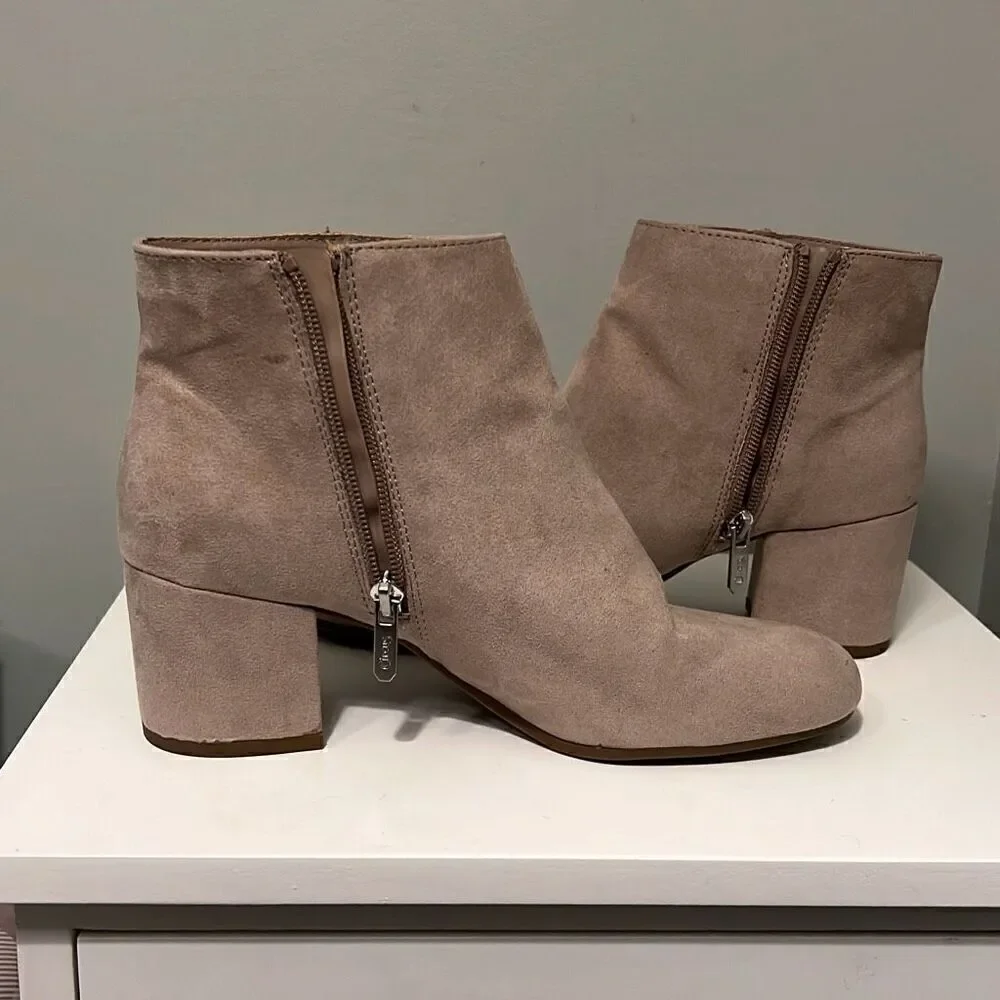 Circus by Sam Edelman Women's Taupe Rose Suede Block Heel Ankle Boots Size 8.5